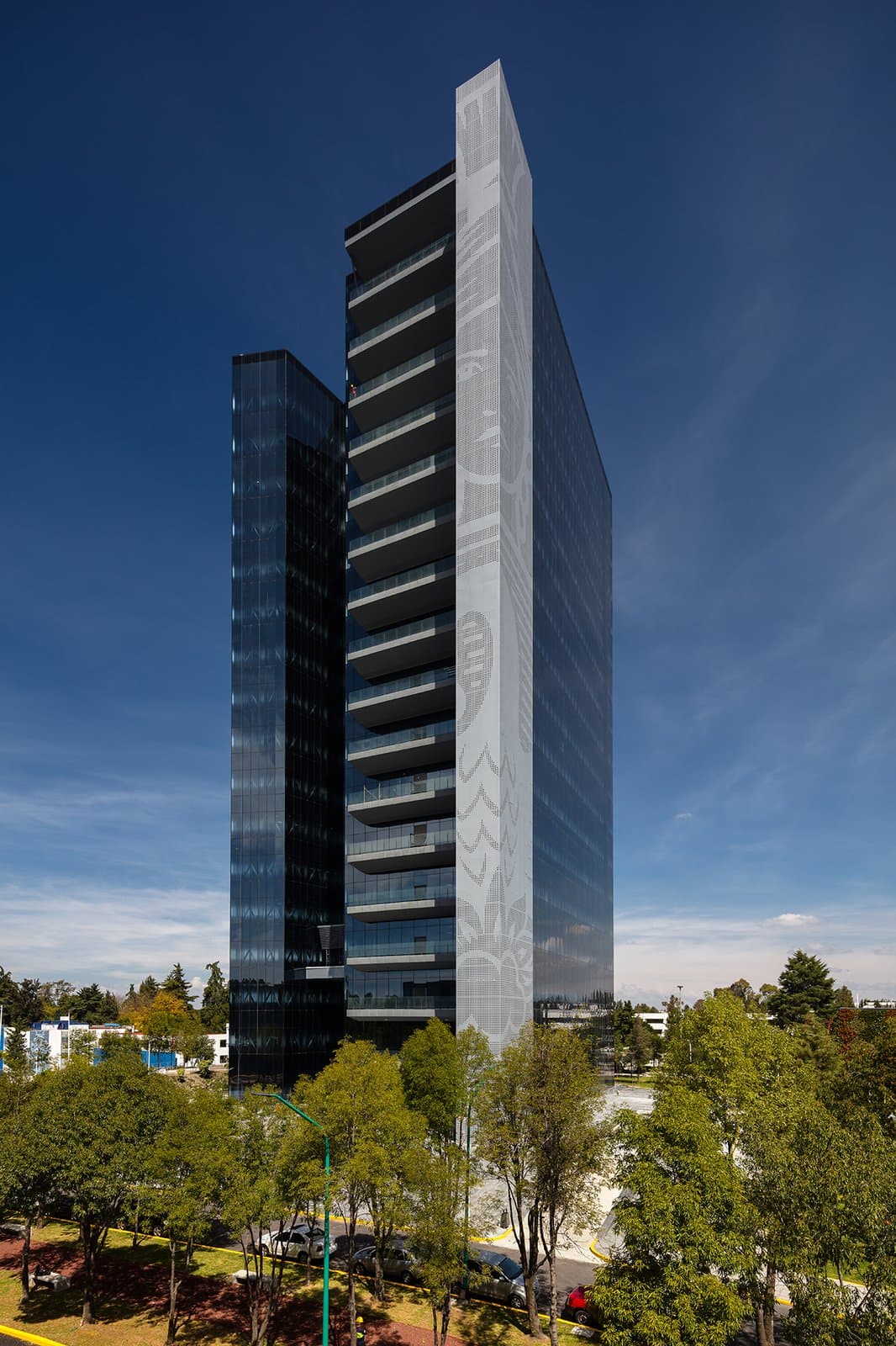 Vista exterior de la Torre Rectoría de la BUAP